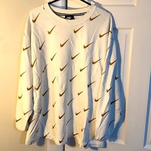 White Nike Crewneck Sweatshirt